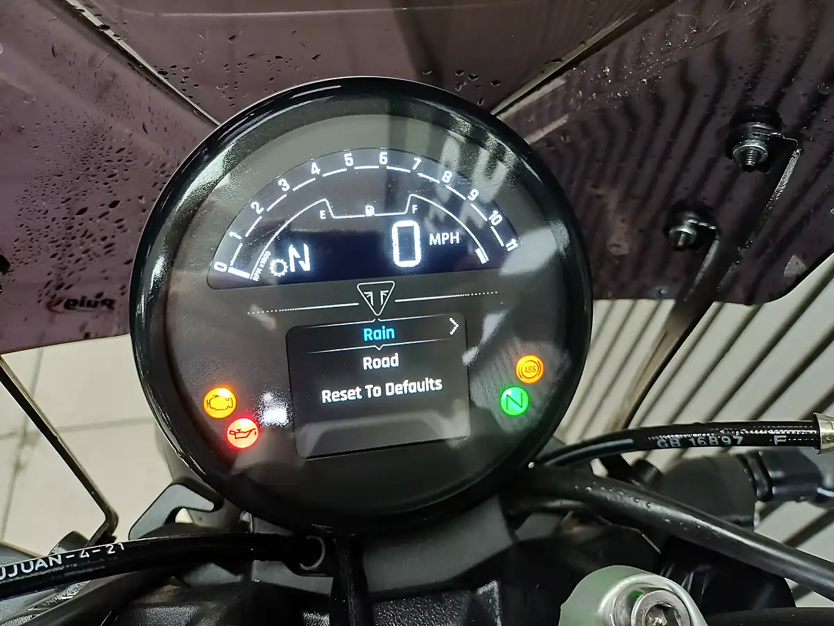 Used 2021 Triumph Trident 660 Black - Interior and Exterior details 15