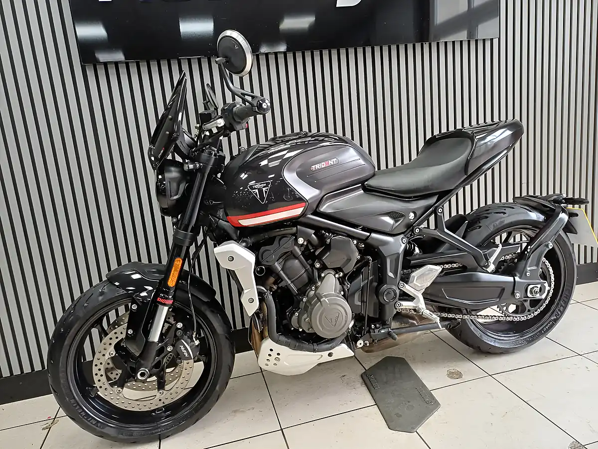 Used 2021 Triumph Trident 660 Black - Interior and Exterior details 4