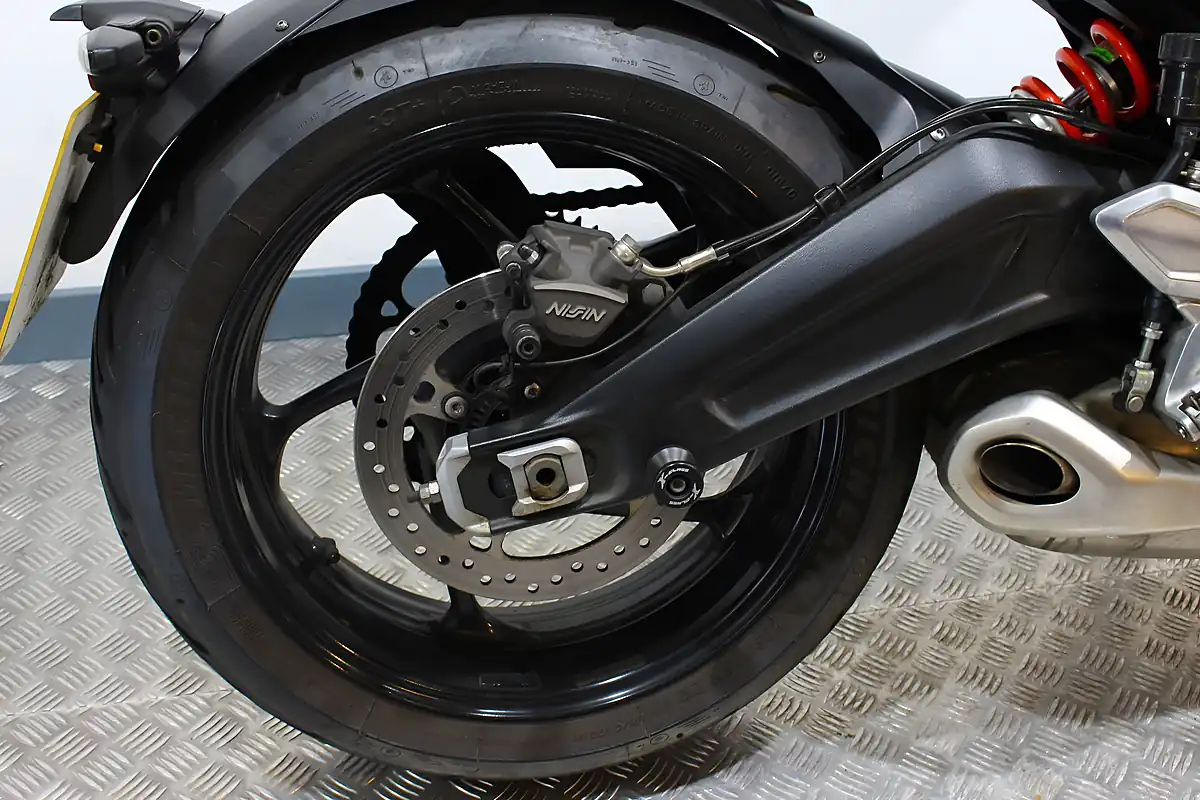 Used 2021 Triumph Trident White - Interior and Exterior details 7
