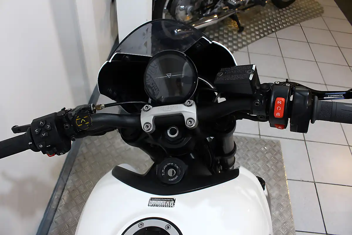 Used 2021 Triumph Trident White - Interior and Exterior details 8