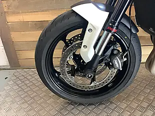 Used 2021 Triumph Trident X-Ring White - Interior and Exterior details 19