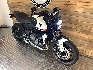 Used 2021 Triumph Trident X-Ring White - Interior and Exterior details 5