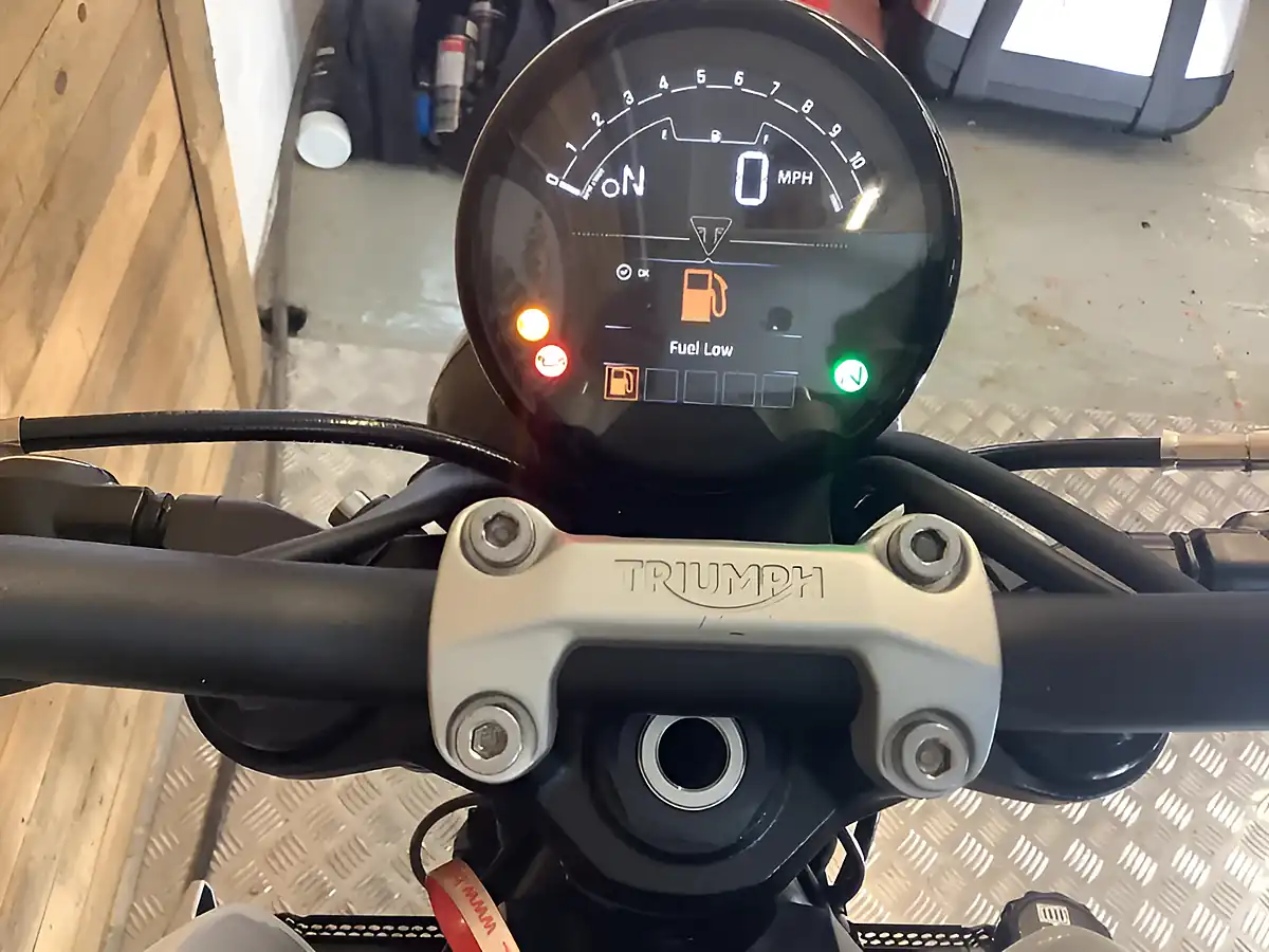 Used 2021 Triumph Trident X-Ring White - Interior and Exterior details 7