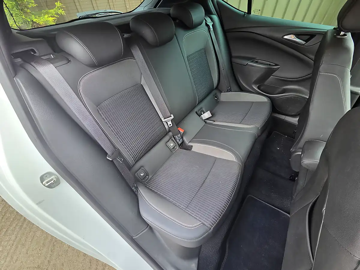 Used 2021 Vauxhall Astra Griffin Edition White - Interior and Exterior details 16