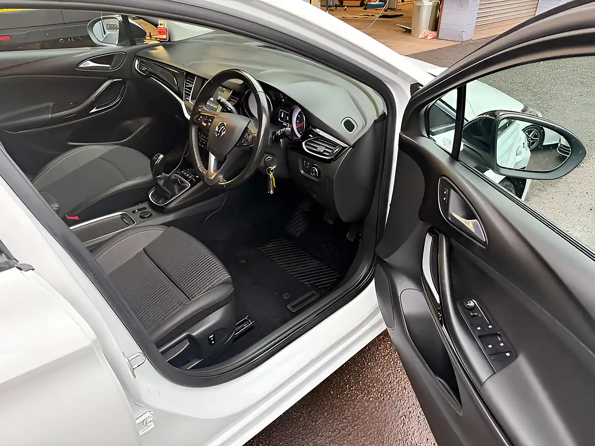 Used 2021 Vauxhall Astra Griffin Edition White - Interior and Exterior details 13