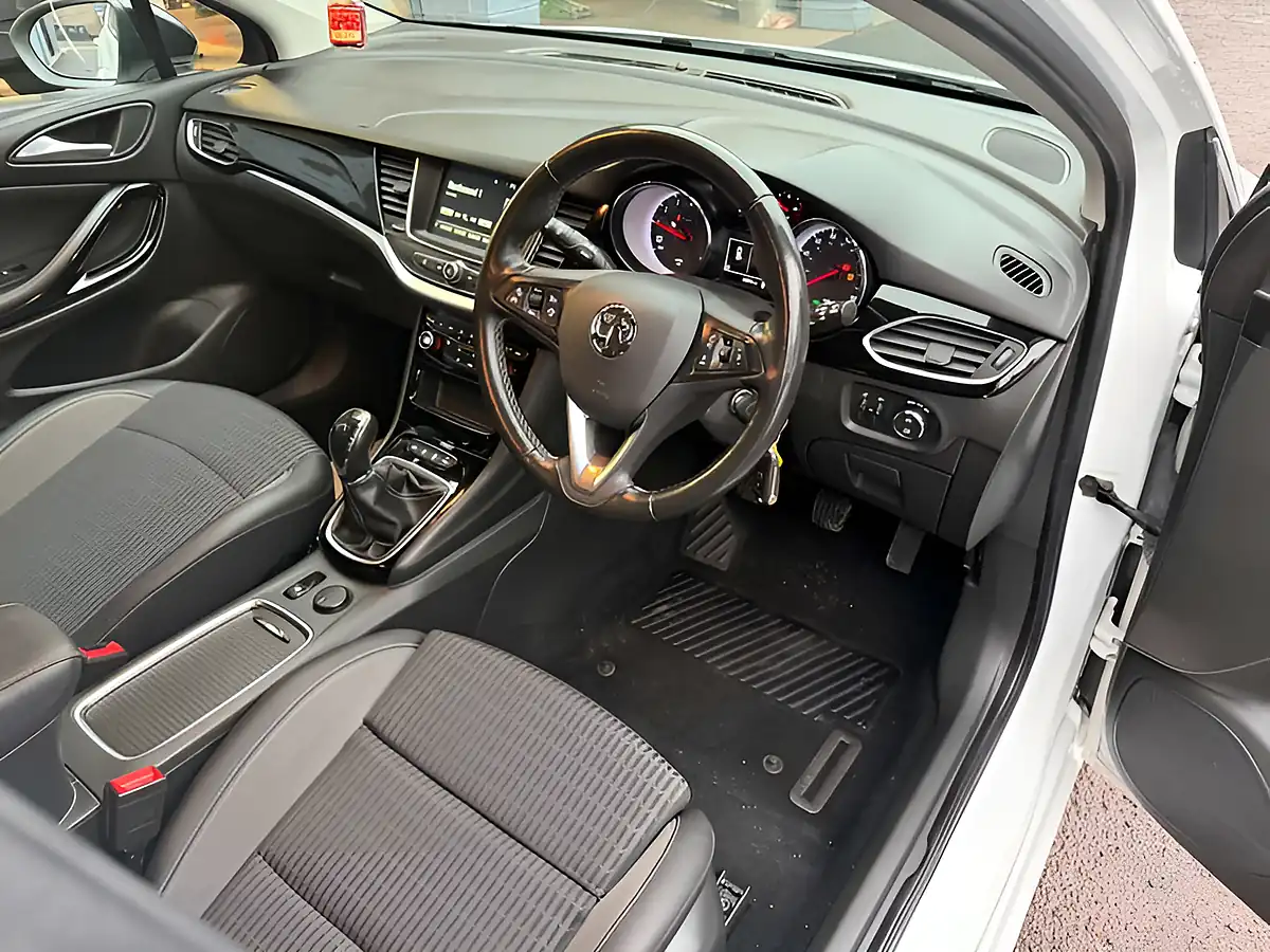 Used 2021 Vauxhall Astra Griffin Edition White - Interior and Exterior details 14