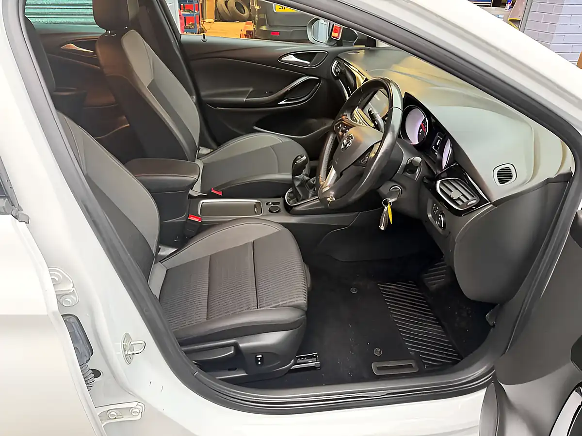 Used 2021 Vauxhall Astra Griffin Edition White - Interior and Exterior details 15