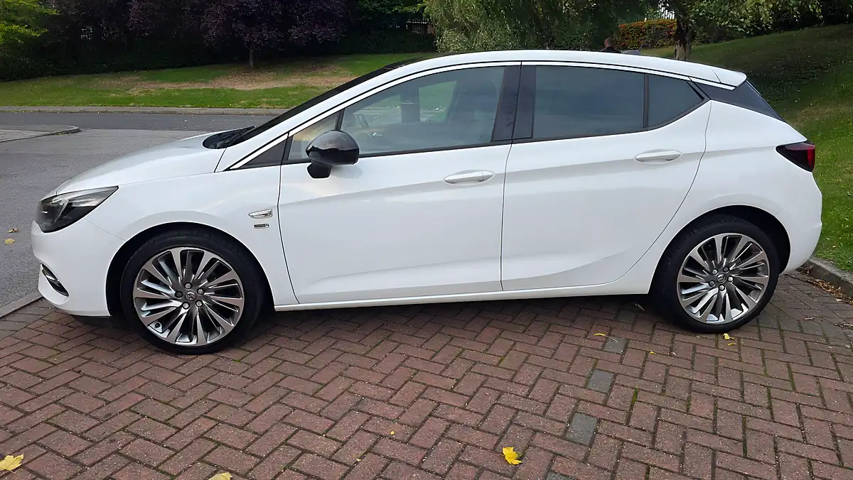Used 2021 Vauxhall Astra Griffin Edition White - Interior and Exterior details 11