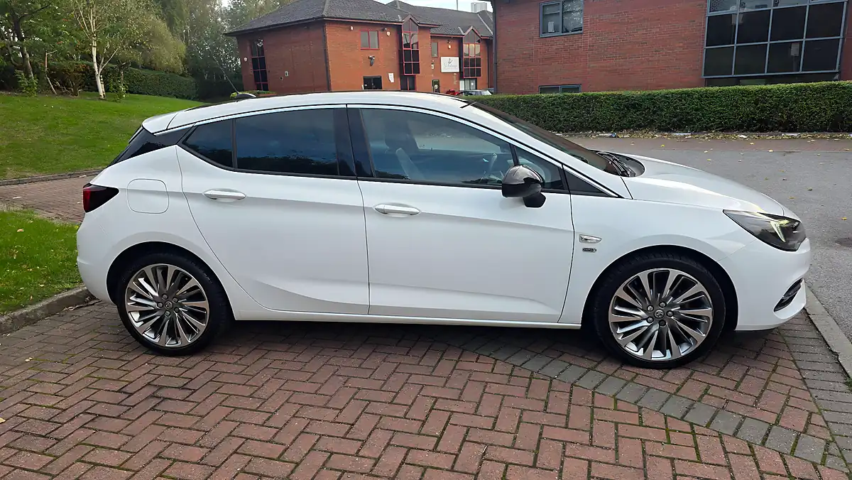 Used 2021 Vauxhall Astra Griffin Edition White - Interior and Exterior details 7