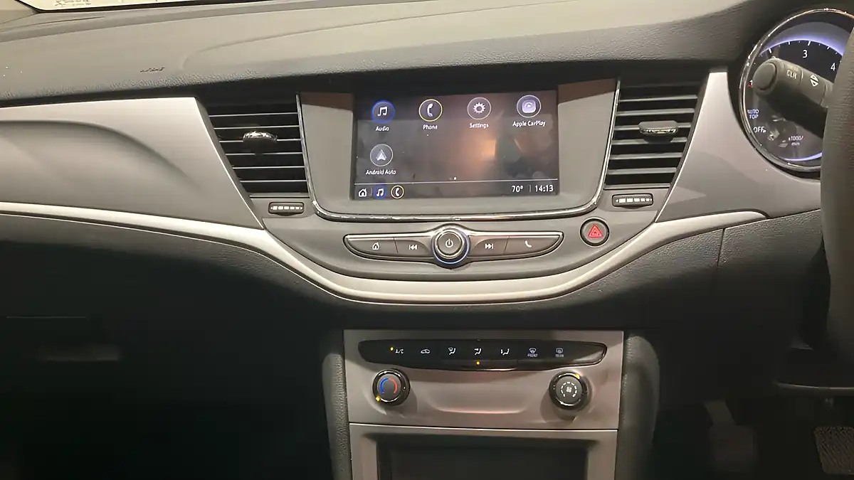 Used 2021 Vauxhall Astra Se Silver - Interior and Exterior details 6