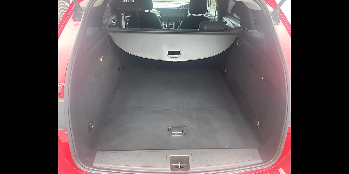 Used 2021 Vauxhall Astra Se Sports Tourer Red - Interior and Exterior details 10