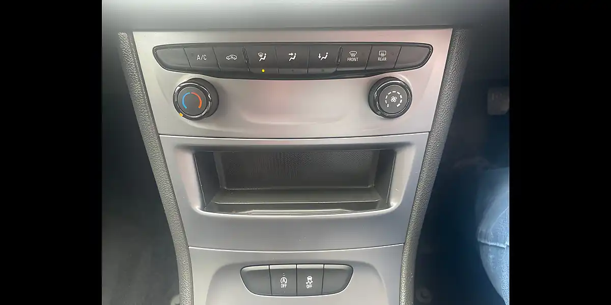 Used 2021 Vauxhall Astra Se Sports Tourer Red - Interior and Exterior details 16
