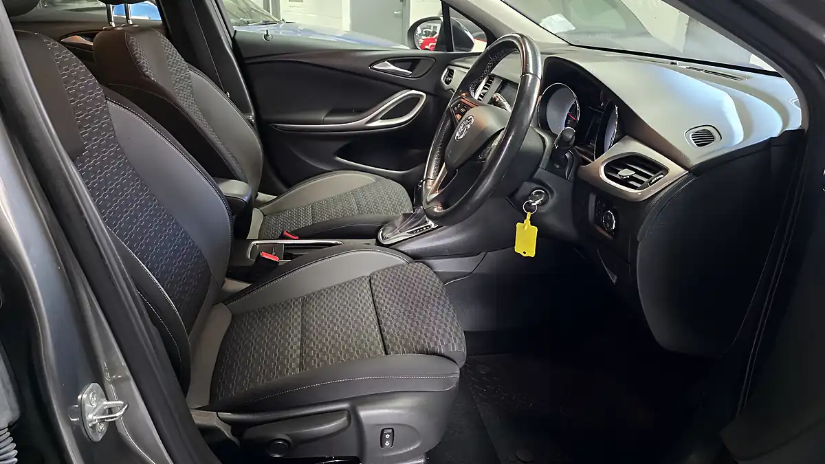 Used 2021 Vauxhall Astra Sri Grey - Interior and Exterior details 9
