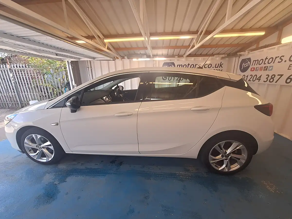 Used 2021 Vauxhall Astra Sri Nav White - Interior and Exterior details 16