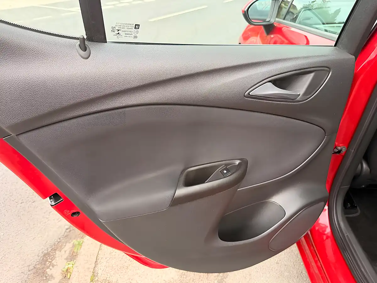 Used 2021 Vauxhall Astra Sri Red - Interior and Exterior details 13