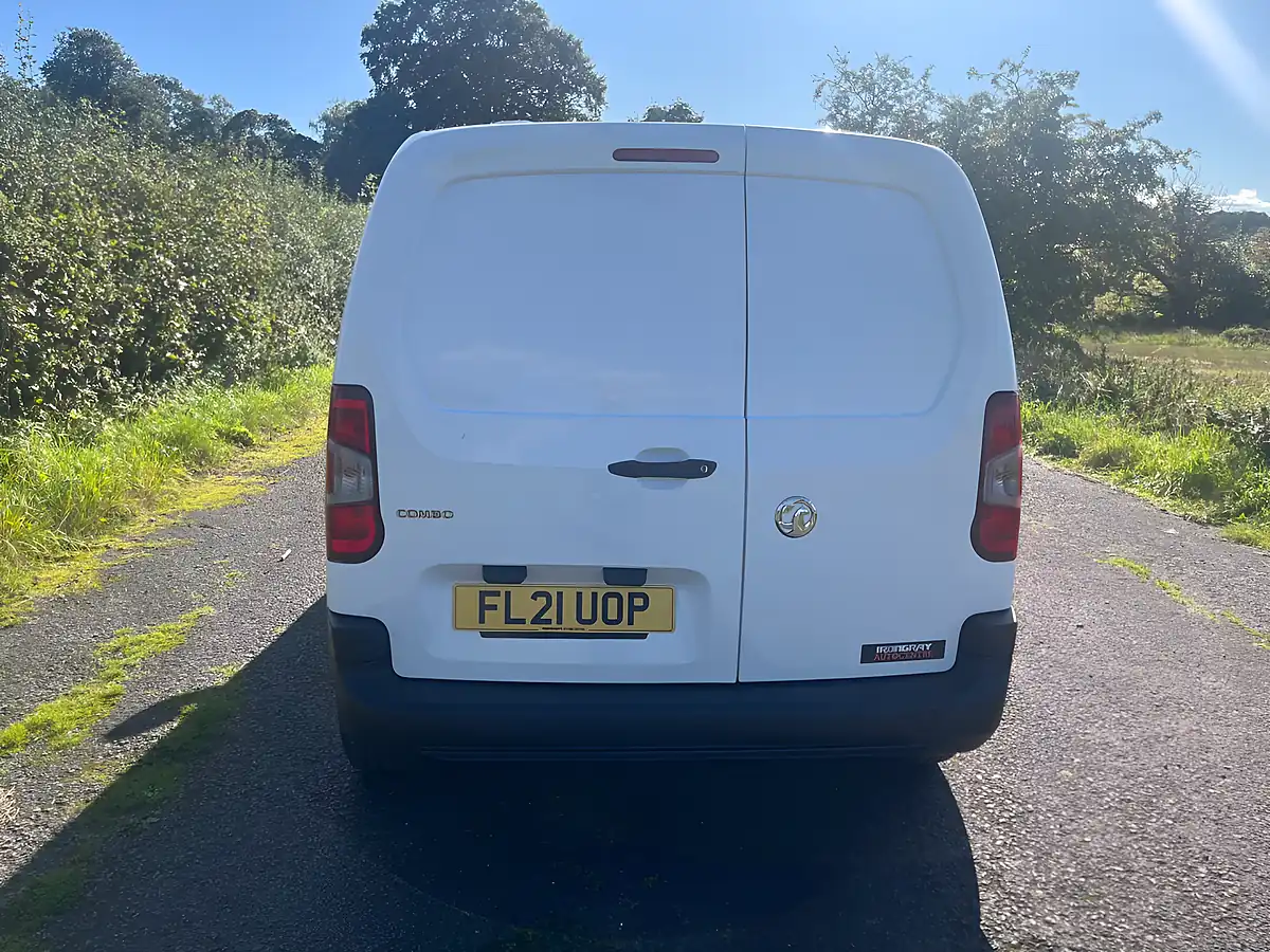 Used 2021 Vauxhall Combo 2000 Edition White - Interior and Exterior details 5