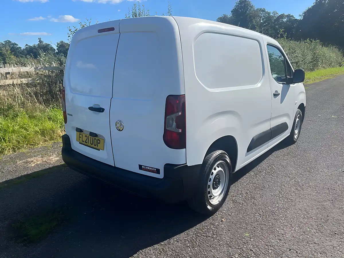 Used 2021 Vauxhall Combo 2000 Edition White - Interior and Exterior details 6