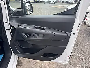 Used 2021 Vauxhall Combo 2000 L1 Sportive White - Interior and Exterior details 17