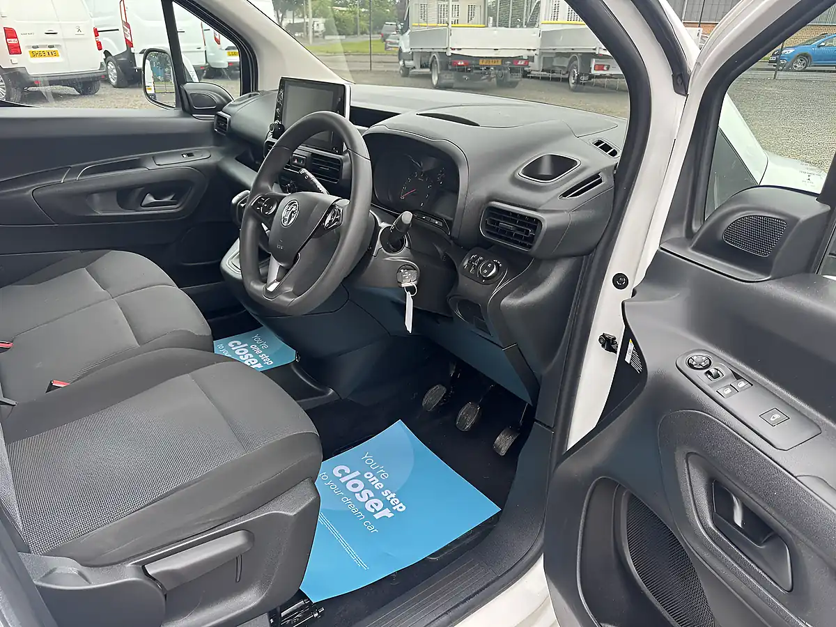 Used 2021 Vauxhall Combo 2000 L1 Sportive White - Interior and Exterior details 18