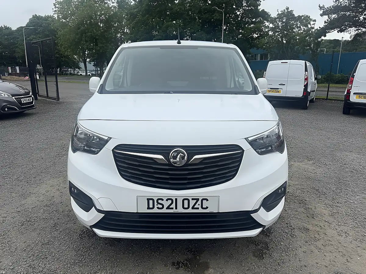 Used 2021 Vauxhall Combo 2000 L1 Sportive White - Interior and Exterior details 2