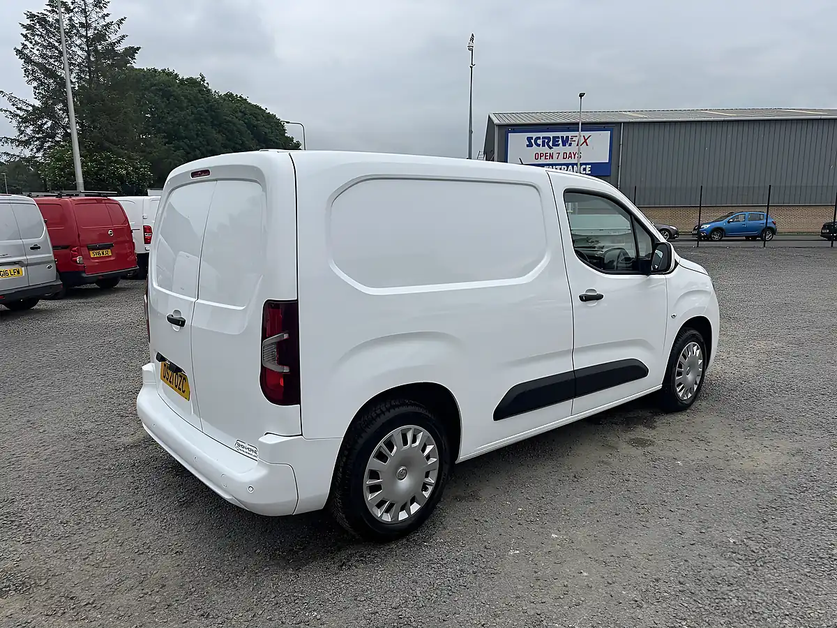 Used 2021 Vauxhall Combo 2000 L1 Sportive White - Interior and Exterior details 5