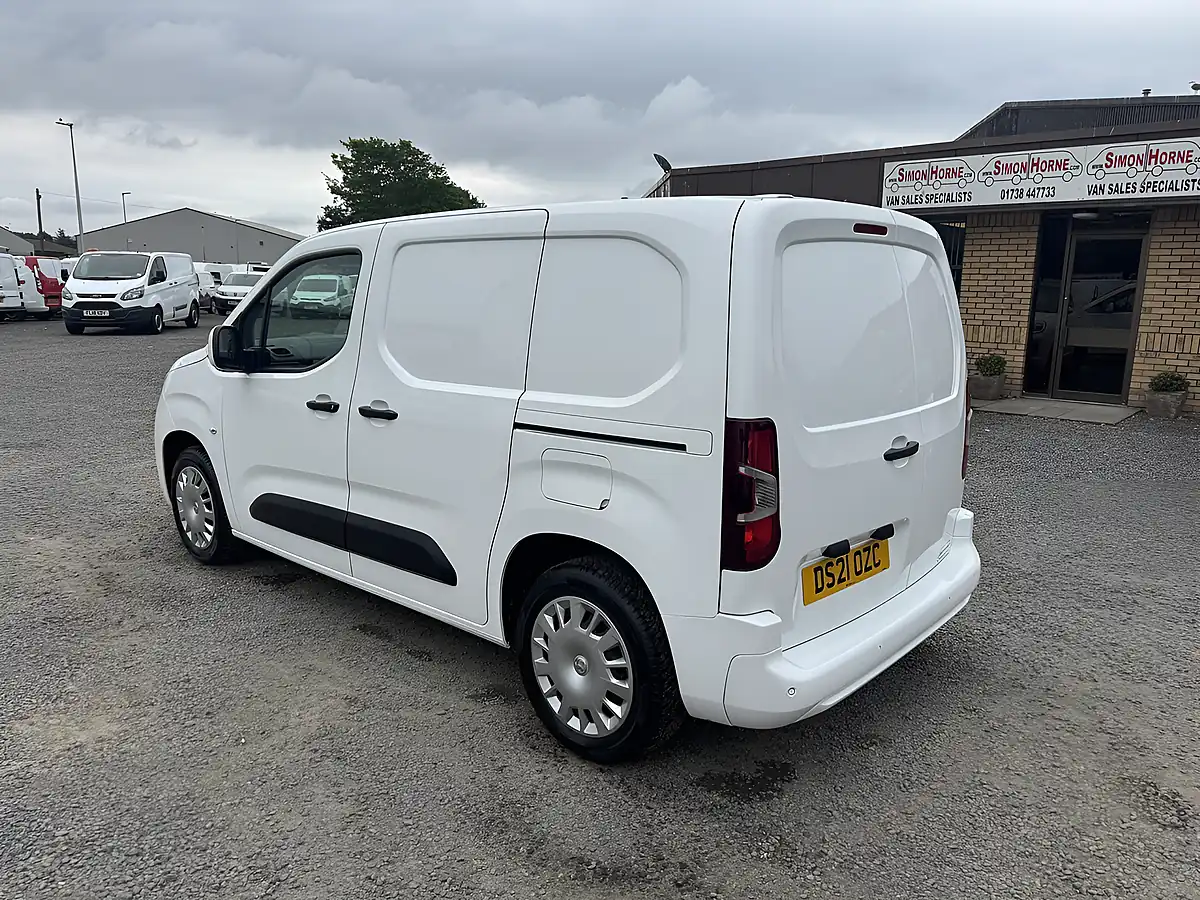 Used 2021 Vauxhall Combo 2000 L1 Sportive White - Interior and Exterior details 7