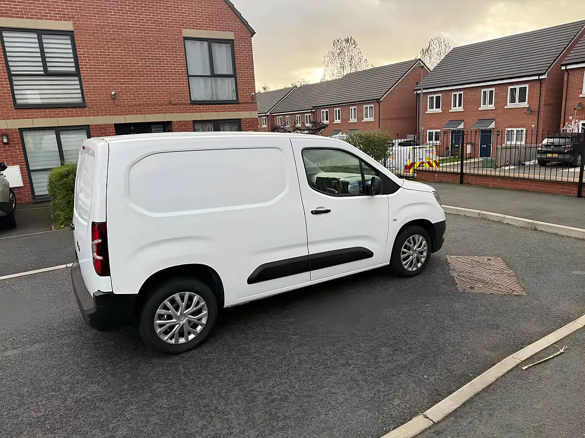 Used 2021 Vauxhall Combo 2300 Dynamic White - Interior and Exterior details 12