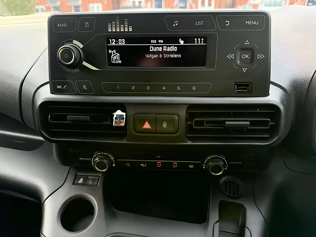 Used 2021 Vauxhall Combo 2300 Dynamic White - Interior and Exterior details 17