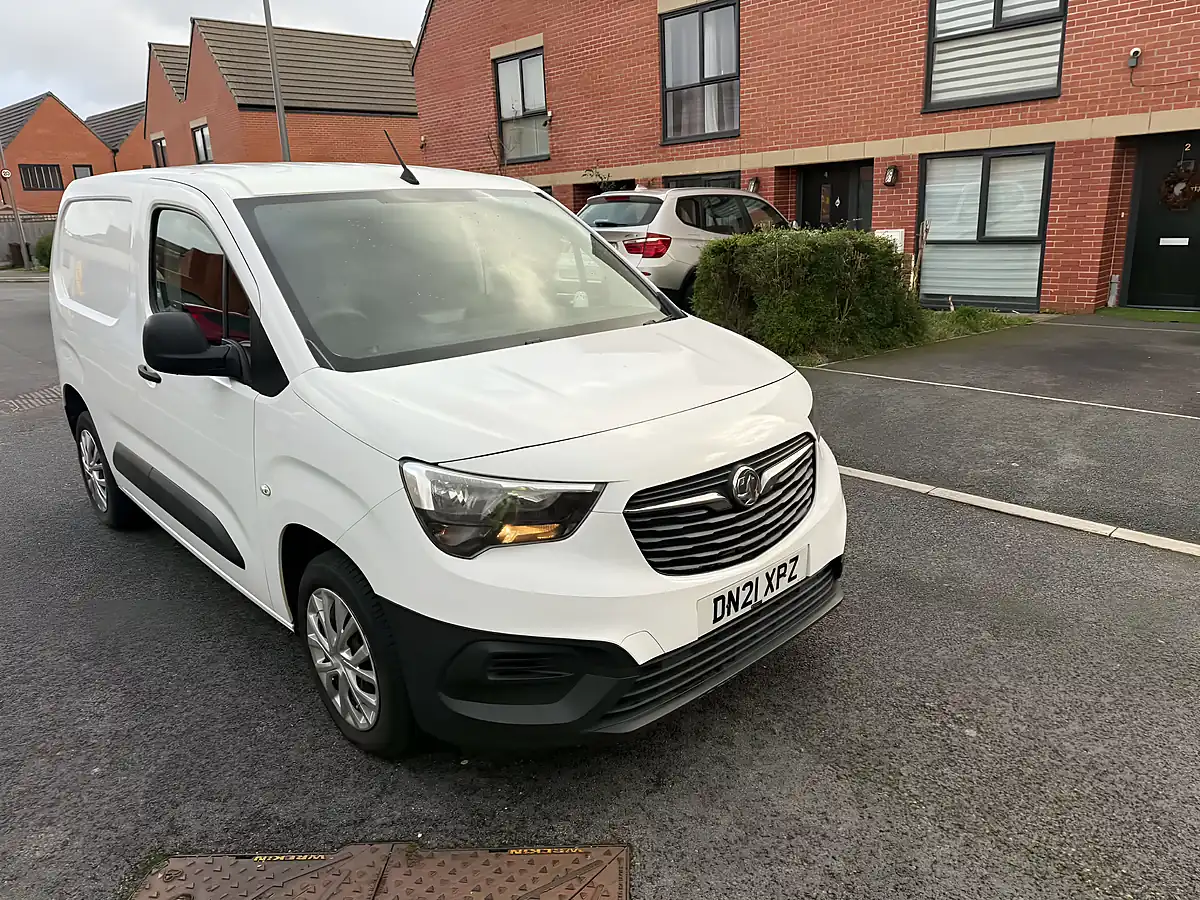 Used 2021 Vauxhall Combo 2300 Dynamic White - Interior and Exterior details 9