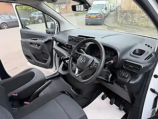 Used 2021 Vauxhall Combo 2300 Edition Crew Van Double Cab White - Interior and Exterior details 15
