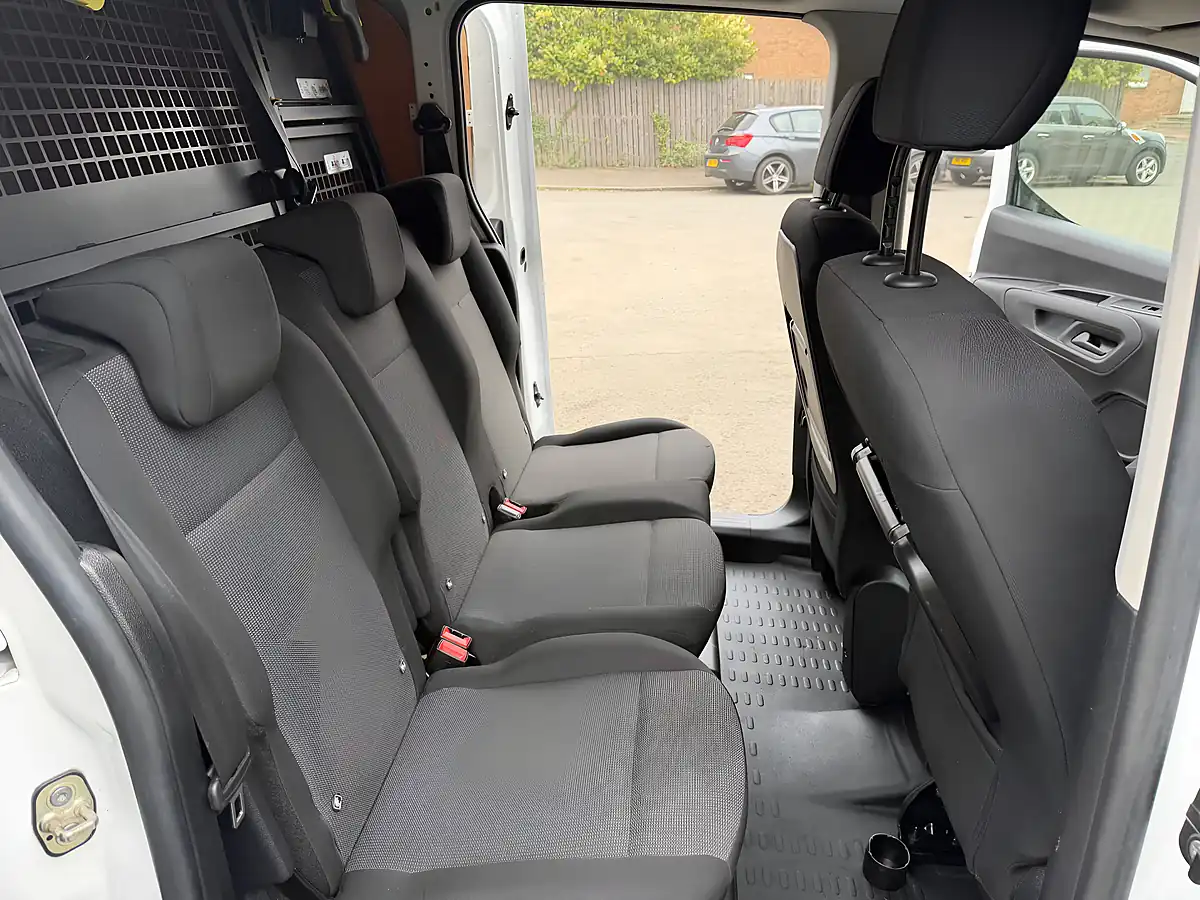 Used 2021 Vauxhall Combo 2300 Edition Crew Van Double Cab White - Interior and Exterior details 16