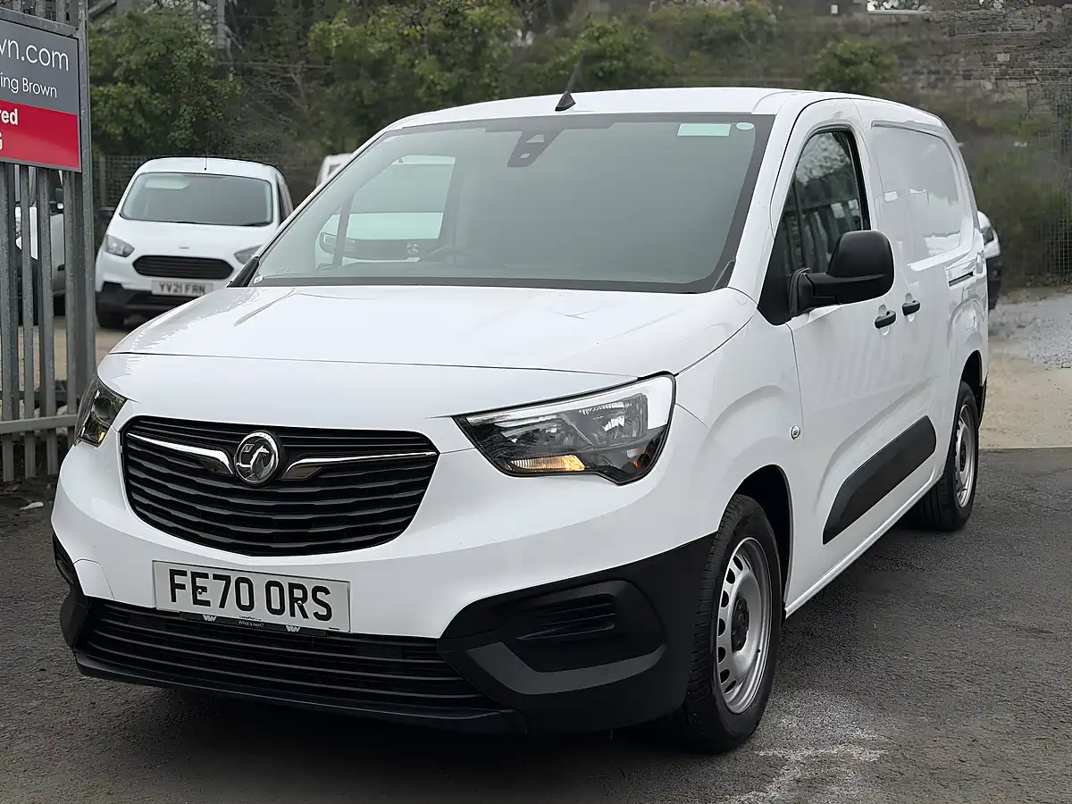 Used 2021 Vauxhall Combo 2300 Edition Crew Van Double Cab White - Interior and Exterior details 2