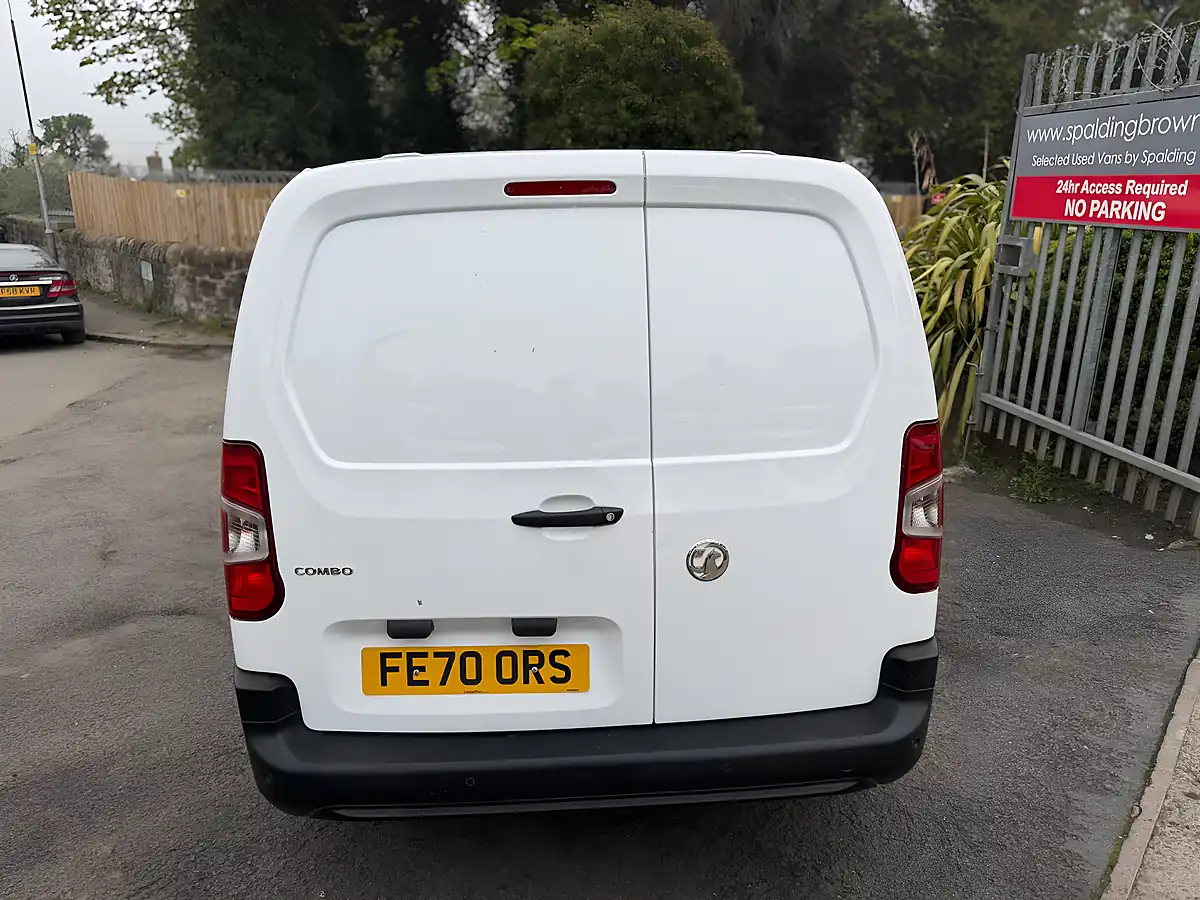 Used 2021 Vauxhall Combo 2300 Edition Crew Van Double Cab White - Interior and Exterior details 8
