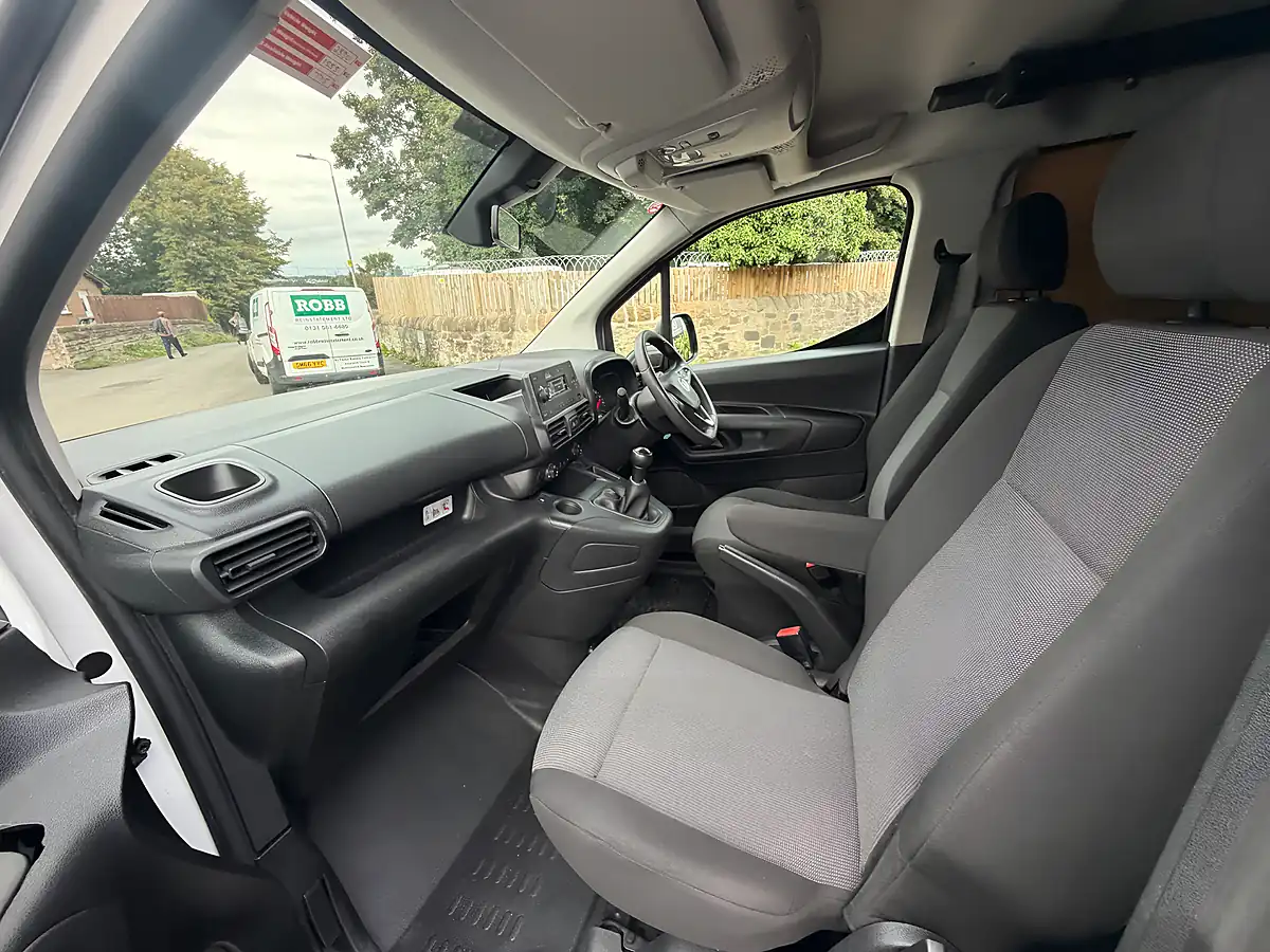 Used 2021 Vauxhall Combo 2300 Edition Crew Van Double Cab White - Interior and Exterior details 7