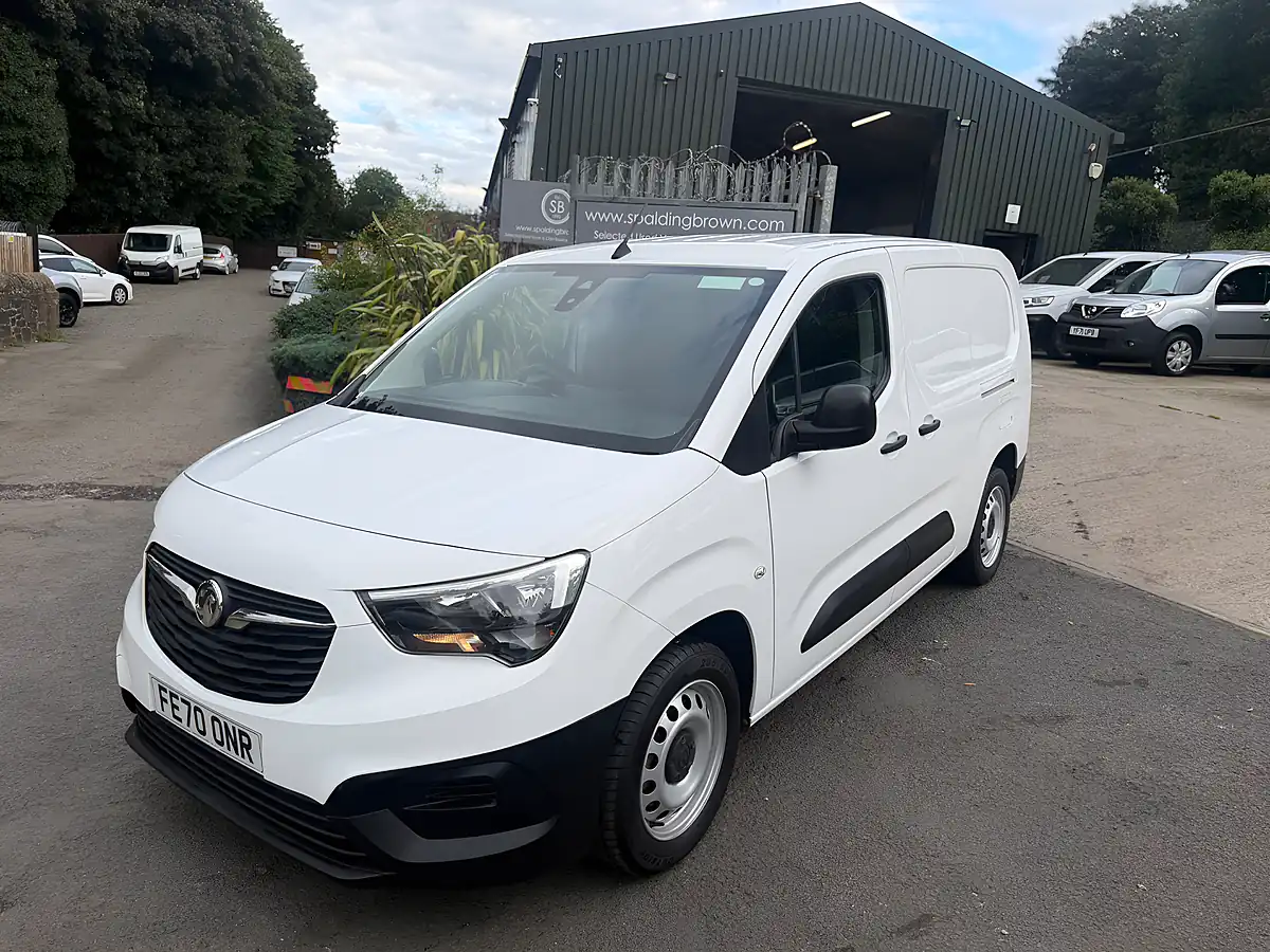 Used 2021 Vauxhall Combo 2300 Edition Crew Van Double Cab White - Interior and Exterior details 8