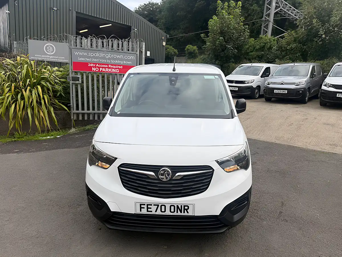 Used 2021 Vauxhall Combo 2300 Edition Crew Van Double Cab White - Interior and Exterior details 9