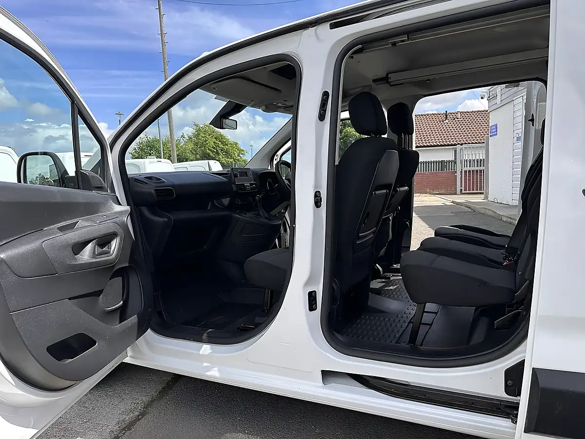 Used 2021 Vauxhall Combo 2300 Edition White - Interior and Exterior details 10