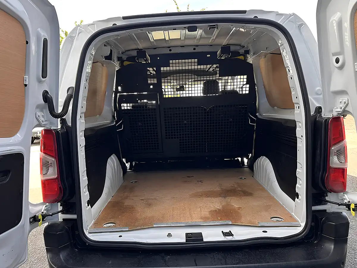 Used 2021 Vauxhall Combo 2300 Edition White - Interior and Exterior details 11