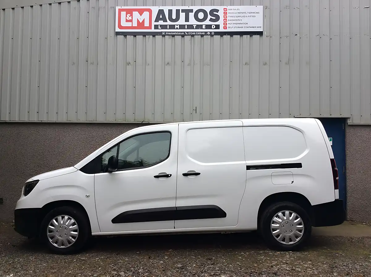 Used 2021 Vauxhall Combo 2300 Edition White - Interior and Exterior details 4