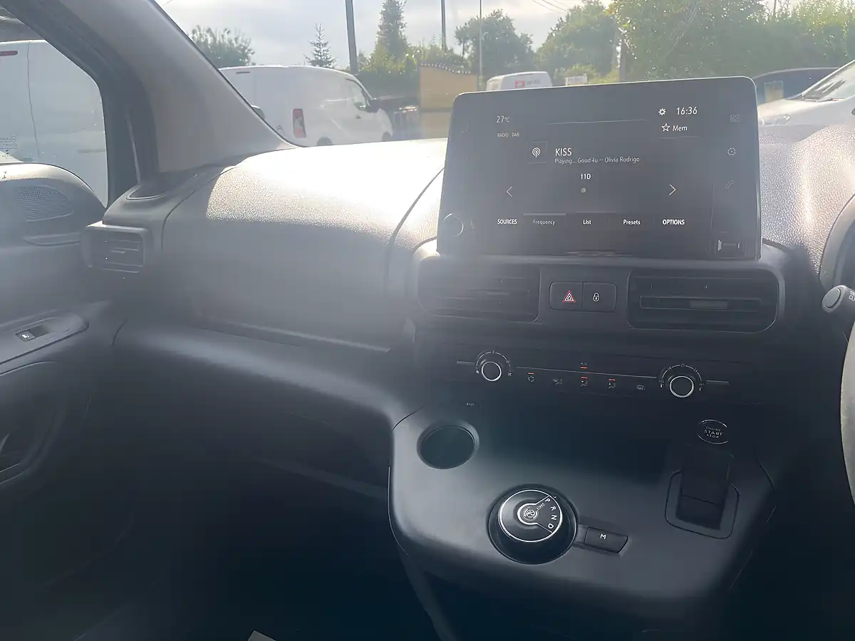 Used 2021 Vauxhall Combo 2300 Edition White - Interior and Exterior details 11
