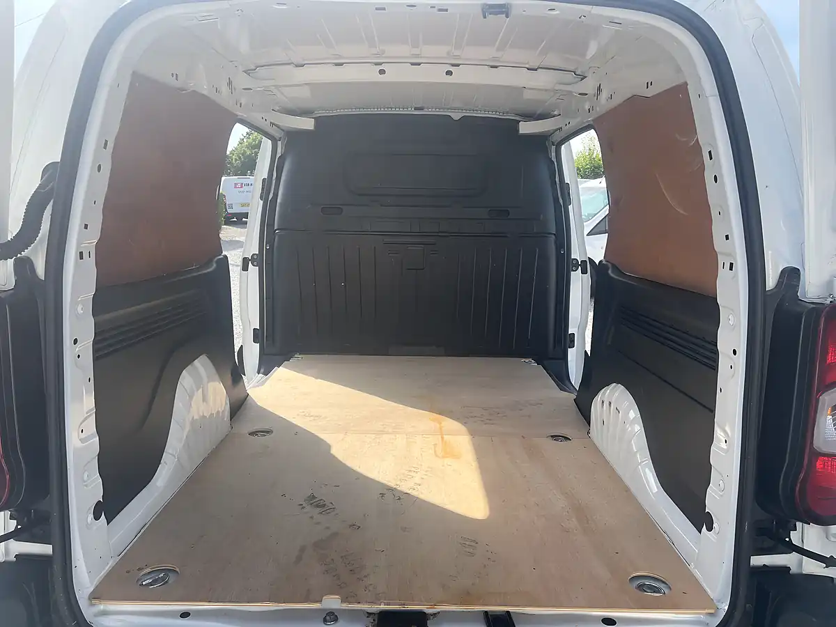 Used 2021 Vauxhall Combo 2300 Edition White - Interior and Exterior details 19