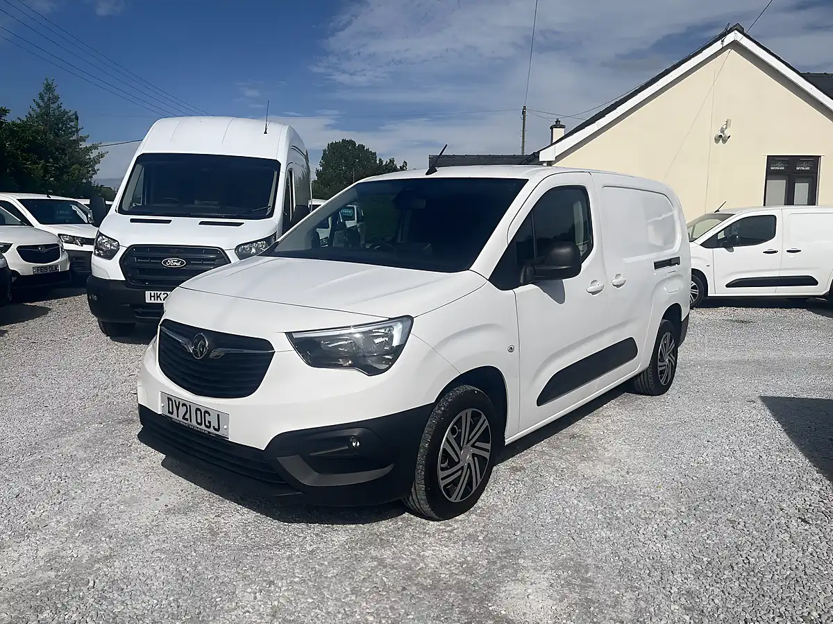 Used 2021 Vauxhall Combo 2300 Edition White - Interior and Exterior details 3