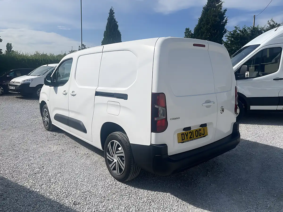 Used 2021 Vauxhall Combo 2300 Edition White - Interior and Exterior details 5