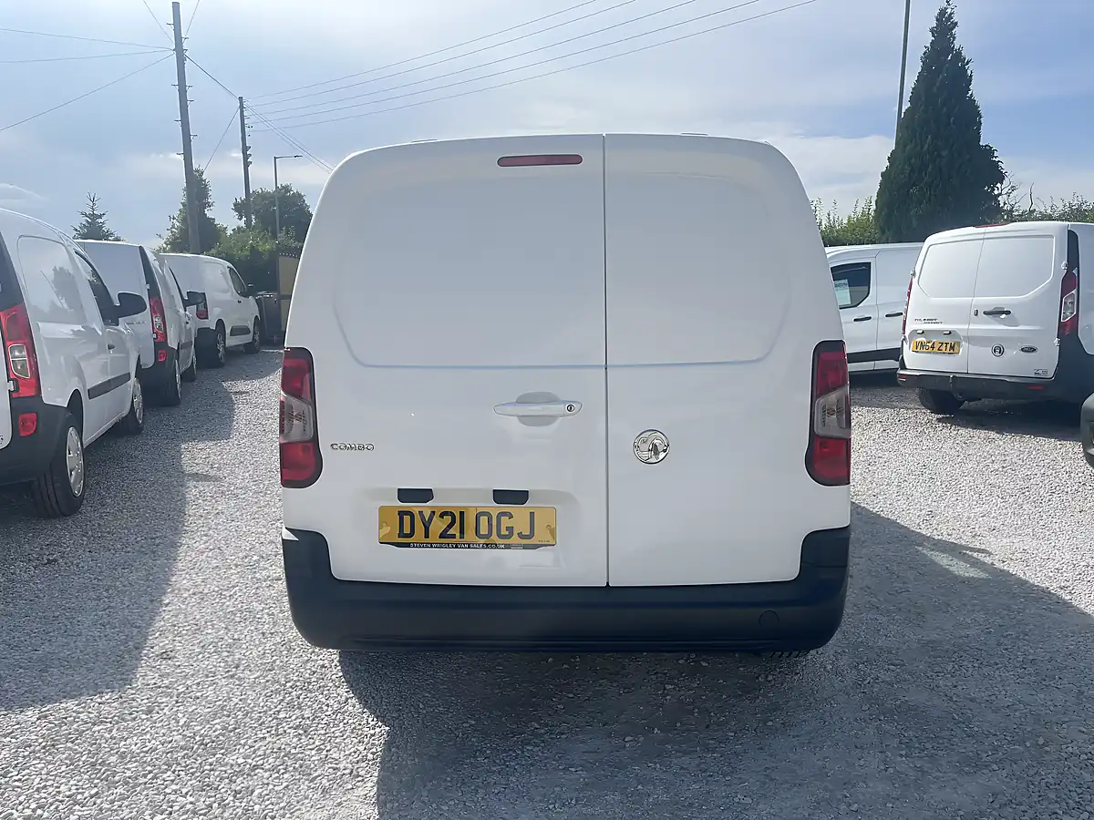 Used 2021 Vauxhall Combo 2300 Edition White - Interior and Exterior details 6
