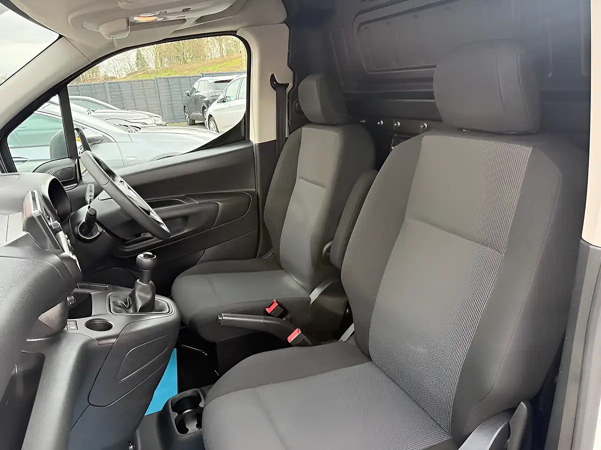 Used 2021 Vauxhall Combo Dynamic L1 H1 White - Interior and Exterior details 17