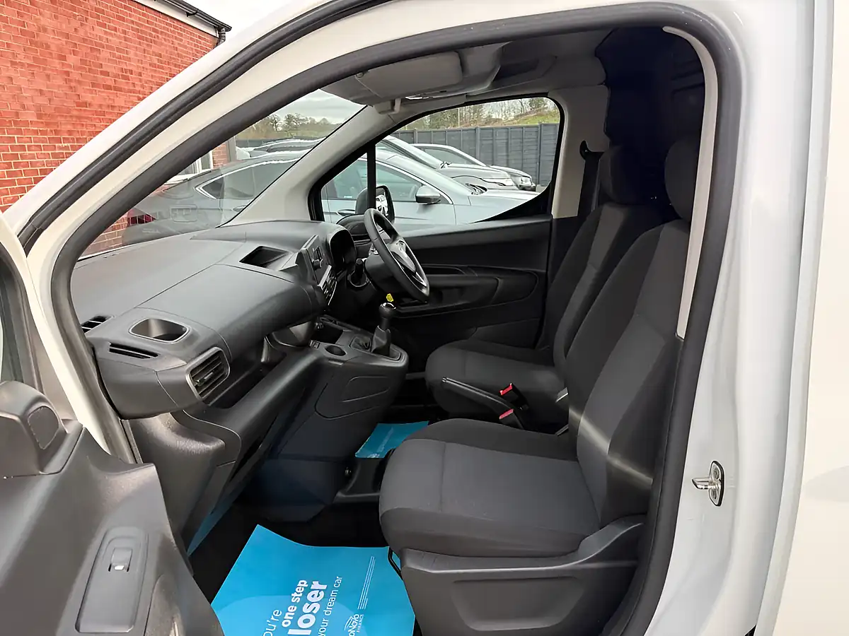 Used 2021 Vauxhall Combo Dynamic L1 H1 White - Interior and Exterior details 18