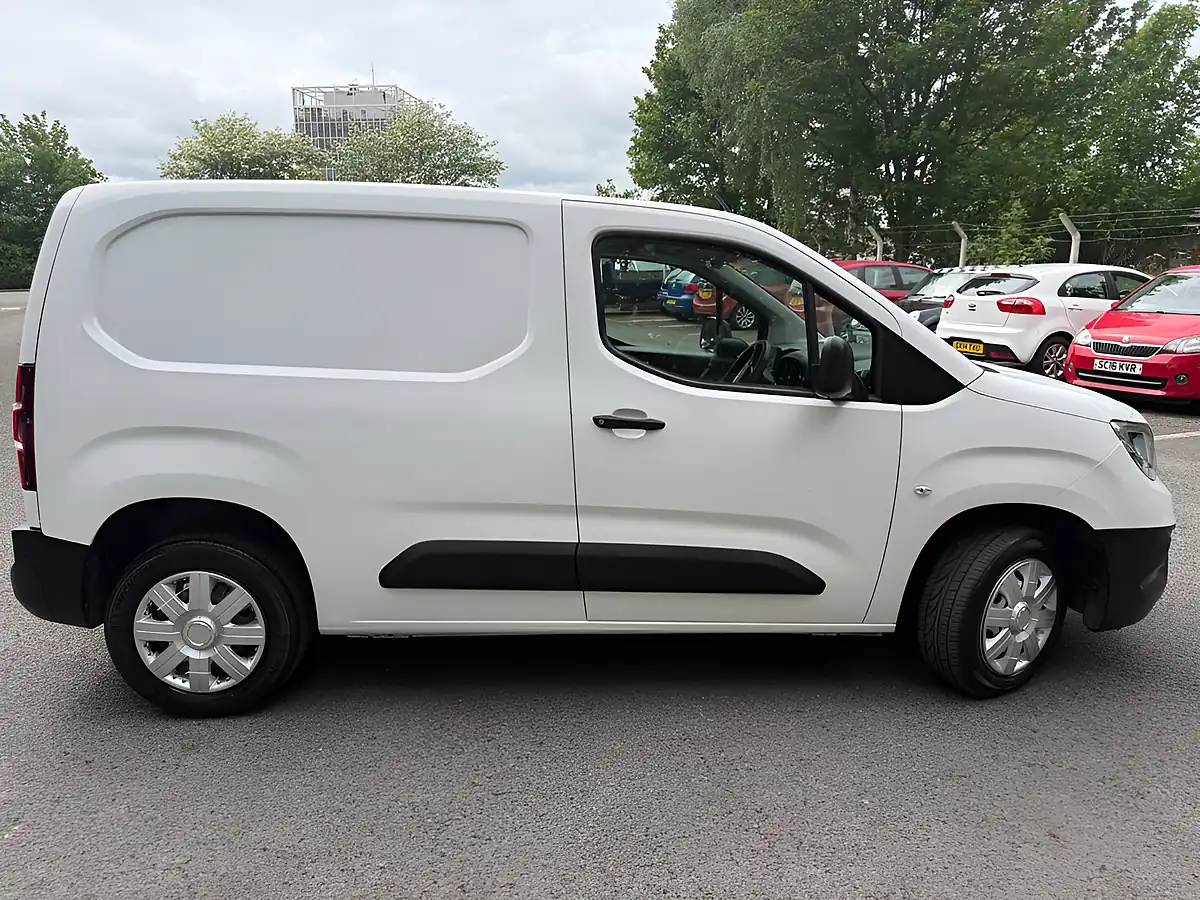 Used 2021 Vauxhall Combo Dynamic White - Interior and Exterior details 10