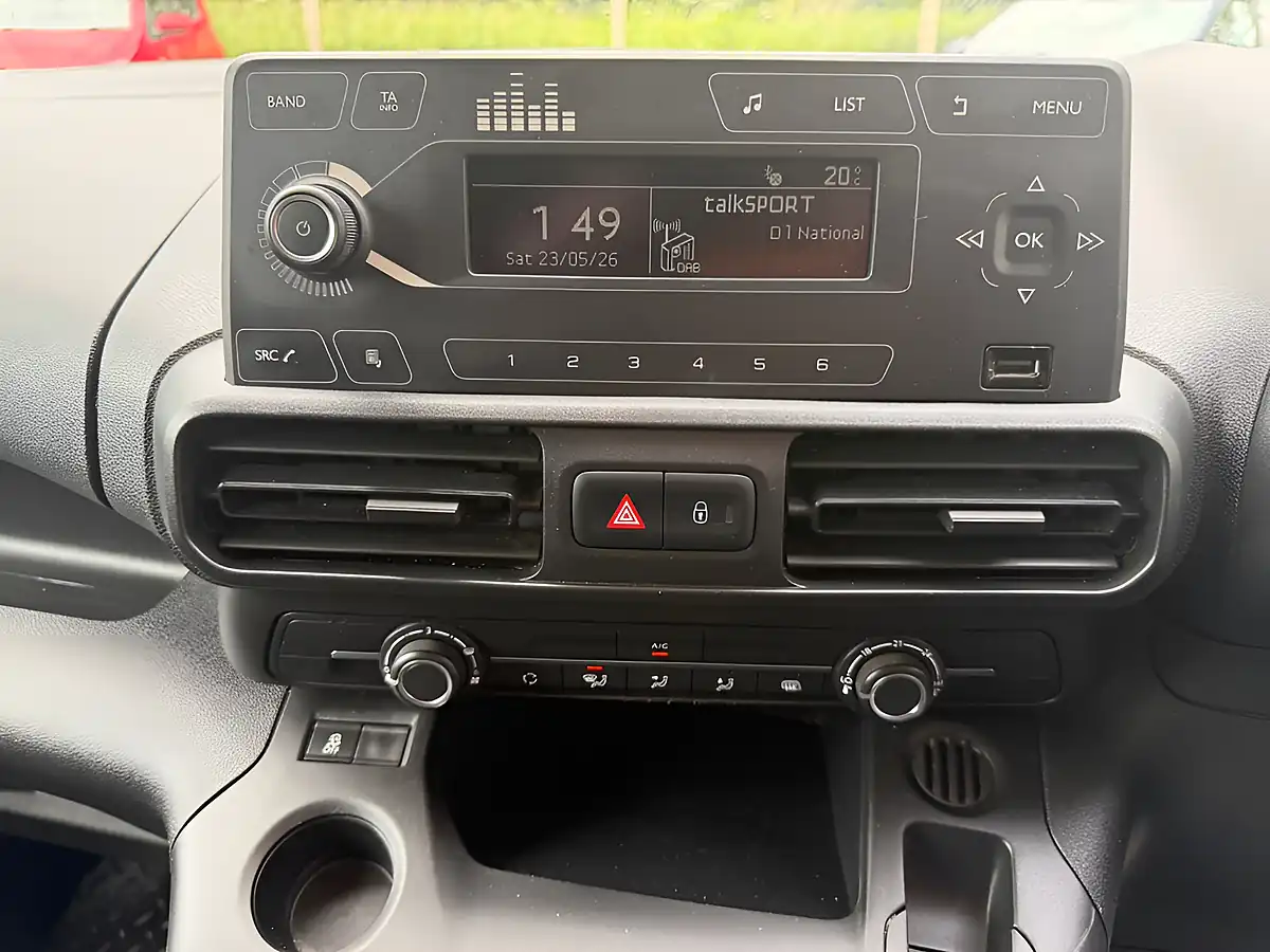 Used 2021 Vauxhall Combo Dynamic White - Interior and Exterior details 14