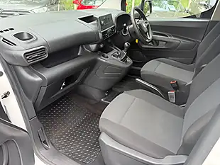 Used 2021 Vauxhall Combo Dynamic White - Interior and Exterior details 16