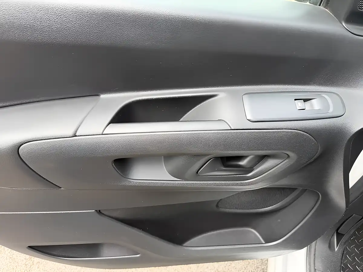 Used 2021 Vauxhall Combo Dynamic White - Interior and Exterior details 17